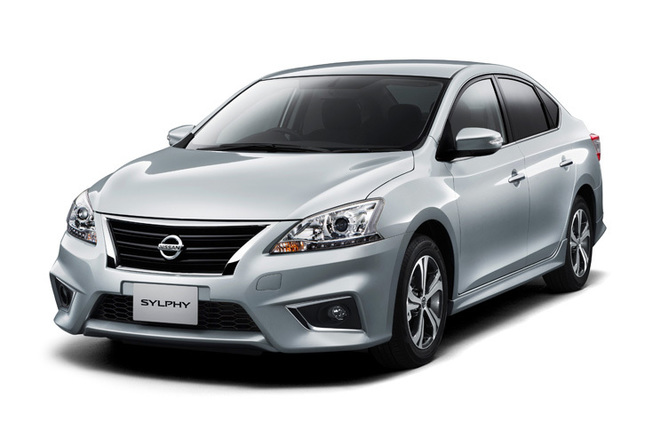「日産シルフィ Sツーリング」