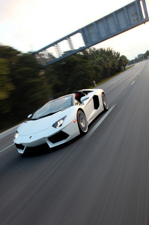 ランボルギーニ アヴェンタドールlp700 4ロードスター 4wd 7at 海外試乗記 ゆっくり走っても幸せ Webcg