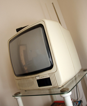 第248回：ミラノ製ブラウン管テレビに教わる「インターフェイス」の