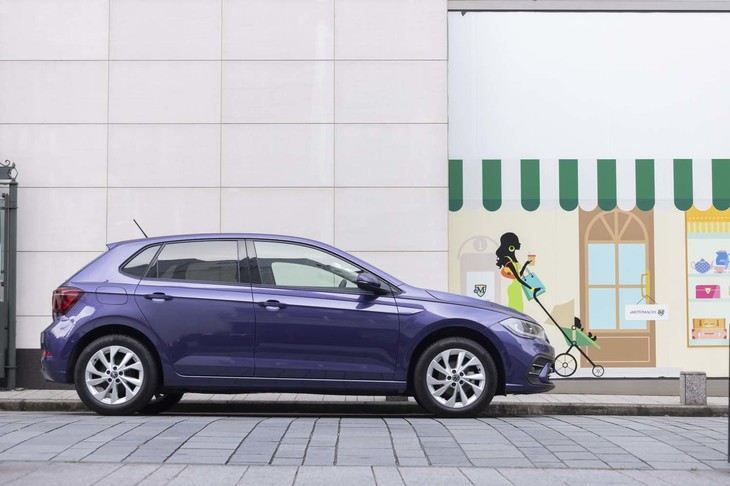 試乗車のボディーカラーはマイナーチェンジで追加設定された「ヴァイブラントヴァイオレットメタリック」。名前は長いが追加料金はかからない。