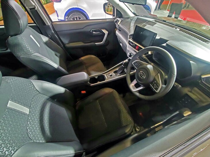 ダイハツ・ロッキー クロスフィールドver.（インテリア）