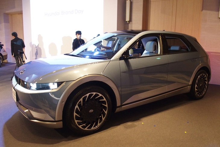 電気自動車「ヒョンデ・アイオニック5」の、販売台数100台の限定モデル「アイオニック5ラウンジAWDリミテッドエディション」。