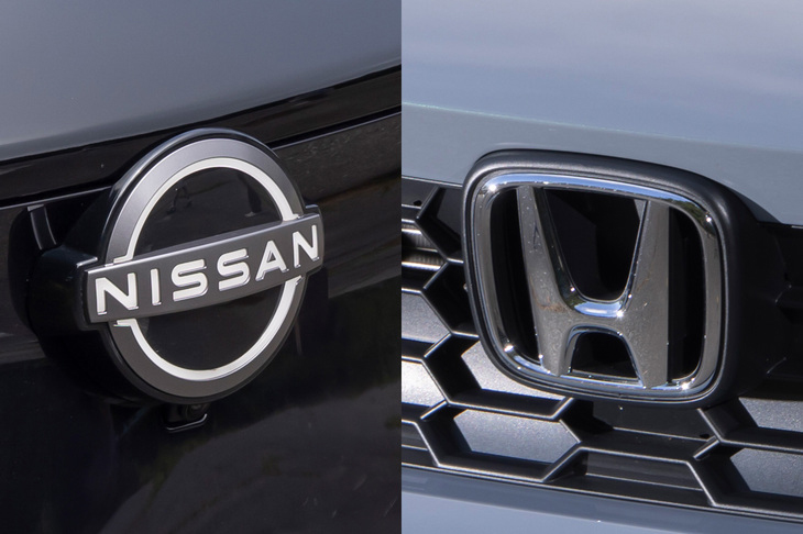 日産（写真左）とホンダ（同右）のエンブレム。
