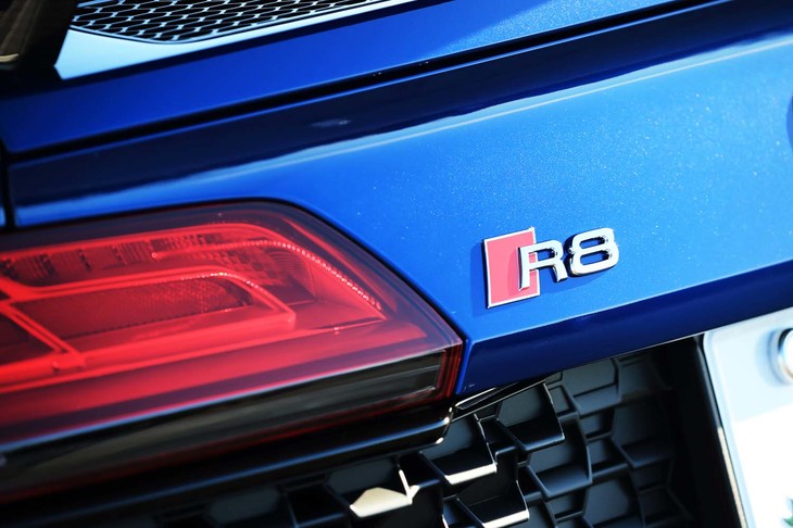 「アウディR8」の改良モデルは2019年12月からデリバリーがスタート。下位グレードがカタログ落ちし、ハイパフォーマンスバージョンの「V10パフォーマンス5.2 FSIクワトロ」のみに一本化された。