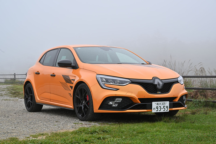 「ルノー・メガーヌR.S.ウルティム」で旅に出た。「カングー ヴァリエテ」で行けなかった高ボッチ高原を目指す。