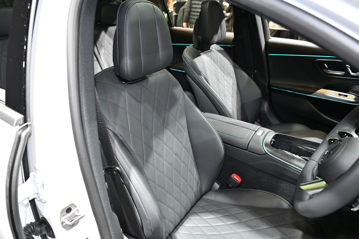 メルセデス・ベンツE220dステーションワゴン アバンギャルド