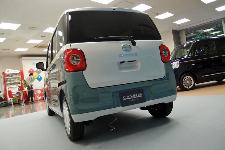 ダイハツ・ムーヴ キャンバス ストライプス