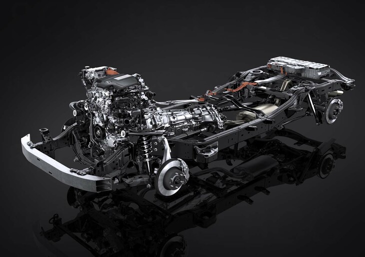 新型「GX」には、“ボディーオンフレーム”の構造を持つレクサスとしては初めて、2.4リッター直4ターボハイブリッドが搭載される。