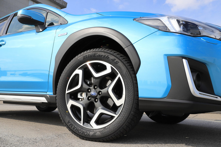 2020年1月に本格販売が開始されたばかりの「ヨコハマ・ブルーアース4S AW21」。突然の降雪にも対応できる、オールシーズンタイヤである。