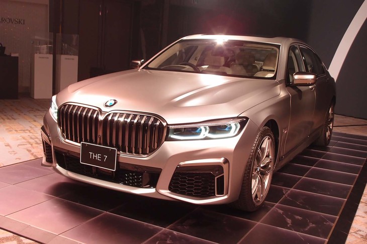 BMW 760Li xDrive V12エクセレンス