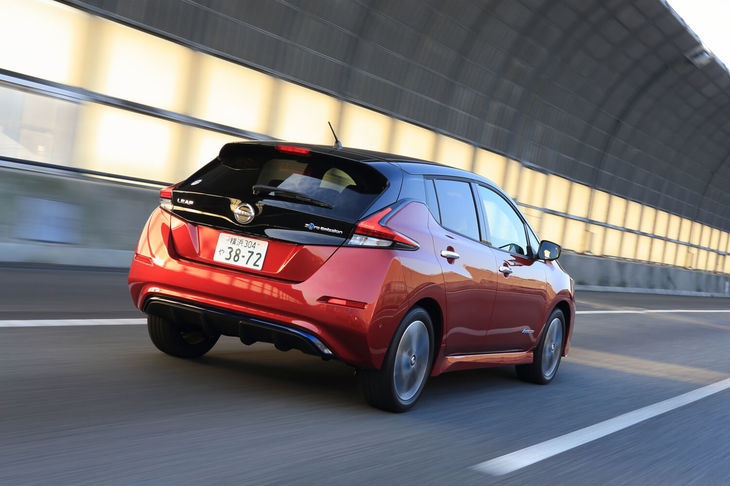 今回の試乗では東京→御殿場→横浜と238.2kmの距離を走行。ドライブコンピューターの表示によると、返却時のバッテリー残量は25％で、走行可能距離は残り113kmと教示されていた。