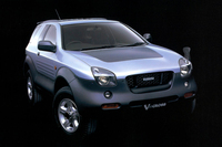 1997年登場の「いすゞ・ビークロス」。「ビッグホーン」由来の車台にクーペ風の3ドアボディーを架装した荒野のスポーツカーで、要は時代を先取りしすぎたモデルだった。