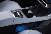 ノイエクラッセの第2弾　BMWが新型電気自動車「BMW i3」を世界初公開の画像