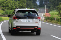 新型「フォレスター」には、アダプティブクルーズコントロールとステアリングアシストを組み合わせた運転支援システム「アイサイト ツーリングアシスト」が全車に標準装備。対応速度域は0～120km/h。