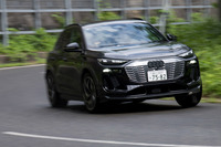 試乗車に装備されていた「アダプティブエアサスペンション スポーツ」は、「ラグジュアリーパッケージ」等のセットオプションの一部として用意される。