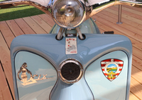 プリーナのエンブレムや車名バッジは、いずれも女性をモチーフにしたもの。