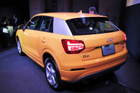 「Q2 1.0 TFSIスポーツ」のリアビュー。Cピラーに施された「ブレード」と呼ばれるアクセントが目を引く。