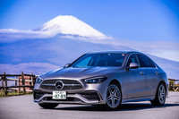 2021年6月に国内導入が発表された「メルセデス・ベンツCクラス」。7年ぶりのフルモデルチェンジであり、最新型は1993年の初代モデルから数えて5世代目にあたる。