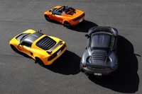 ライトウェイトスポーツカーの代名詞ともいえるロータス。惜しまれつつも2021年での生産終了が予定されている「エリーゼ」「エキシージ」「エヴォーラ」の3台に試乗しました。（photo：北畠主税）