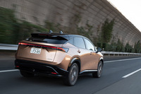 「B9 e-4ORCE」のバッテリーの総電力量は91kWh。WLTCモードにおける“電費”は187Wh/km（約5.3km/kWh）で、一充電走行距離は560kmとされている。