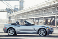 2002年に発表された初代「Z4」。FRベースならではの端正なプロポーションと前衛的な表現の組み合わせが、クリス・バングル以降のBMW車の特徴となっていった。