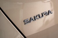 「サクラ」という名称には、次の日本を代表するクルマへ、日本の電気自動車の時代の中心となるクルマへ、という思いが込められている。