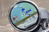 今回も大活躍だった「トリッパー」のナビゲーション。画面全体に地図が映されるのでとても見やすく、また右左折するポイントが近づくと、矢印の色が黄色、赤と変化して知らせてくれるのでわかりやすい。