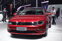 「フォルクスワーゲン・ラマンド」。クーペ的なルーフラインを持つ中国向けセダン。全長は4.6mで1.4および2.0TSIエンジンを搭載。