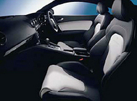 人気セレクトショップとコラボで生まれた「アウディTTロードスター」の画像