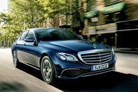 新開発の「エアボディーコントロール」は「E400 4MATICエクスクルーシブ」に標準装備される。