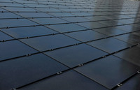 発電量は天候に左右されるものの、蓄電池に蓄えることで安定的な供給が可能になる。これまでに多い日では、1日に「リーフ」11台分を充電できる電力を発電したという。