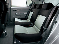 トヨタ、小型量産HVの「AQUA」を参考出品【東京モーターショー2011】の画像