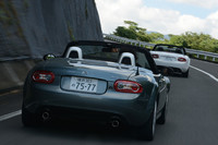 ソフトトップ：RHTの販売比率は25：75で、そのうちRHTのトランスミッション比率は、MTが43%とATのそれに迫る。