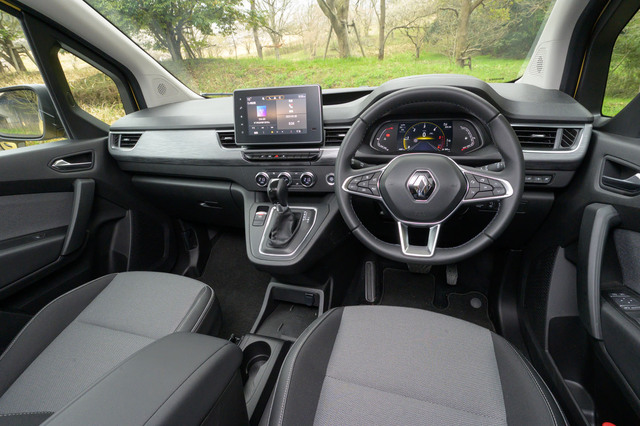 ルノー・カングー クレアティフ ディーゼル（FF/7AT）【試乗記】 触れ