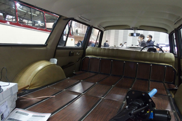 メルセデス・ベンツ230Sユニバーサル（1966年）／シルバースター