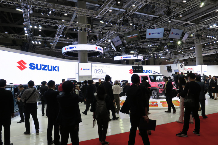東京モーターショー2019におけるスズキブースの様子。