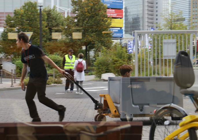 皆さんおつかれさまです。プレスデー2日目の夕方の風景。