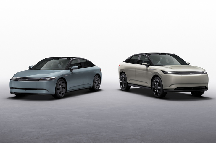 ほった「自動車メーカーとハイテク系のコラボというと、どうしてもソニー・ホンダモビリティの『アフィーラ』を思い出してしまうんですけど」　
	清水「……まぁ、『ルーチェ』はアフィーラみたいにならないように、期待していましょう」