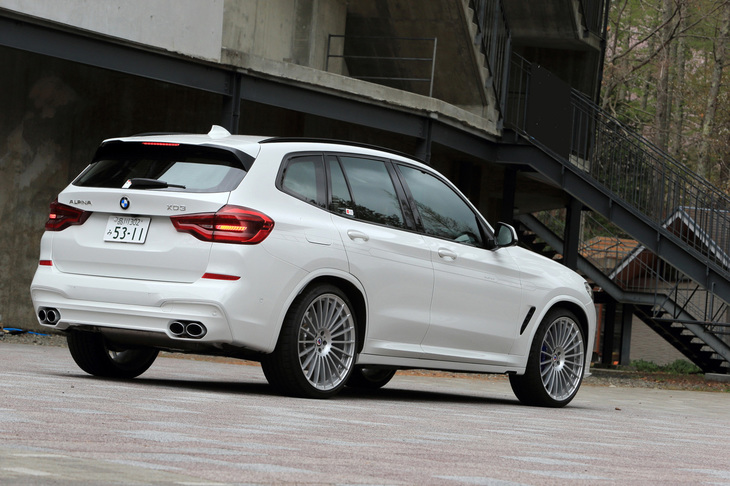 「BMW X3」をベースに開発された、アルピナのミドルクラスSUV「XD3」。「XD4」がカタログ落ちした今、日本で新車で買える唯一のアルピナ製SUVである。