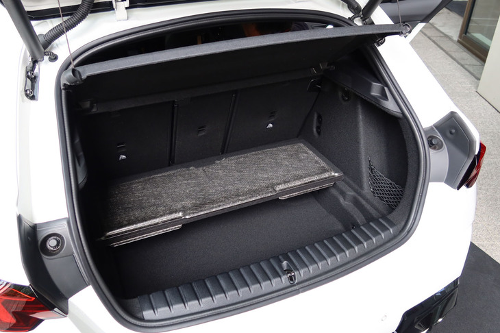 BMW M135 xDrive（ラゲッジスペース）