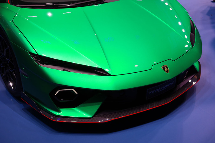 ランボルギーニ・テメラリオ＜アレジェリータパッケージ装着車＞（フロントまわり）