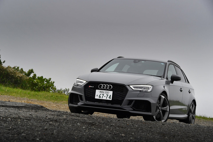 ボディーカラーは、試乗車の「ナルドグレー」を含む全9色がラインナップされる。