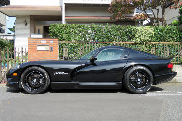 ついでにわが家の前でも記念撮影。ちなみに第3回のタイトルはティム・オブライエンの名著『本当の戦争の話をしよう』にあやかったもの。マイケル・サンデル教授の授業だと思った方、残念ながらそれは『これからの正義の話をしよう』です。“これからの”であります。