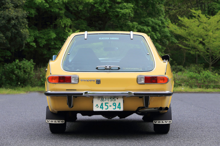 「P1800ES」の大きな特徴である、台形のガラスハッチ。後の「480」「C30」といったスペシャルティーモデルにも受け継がれた。