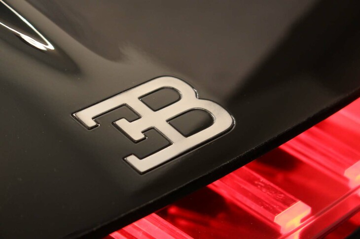 ブガッティW16ミストラル（リアエンブレム）