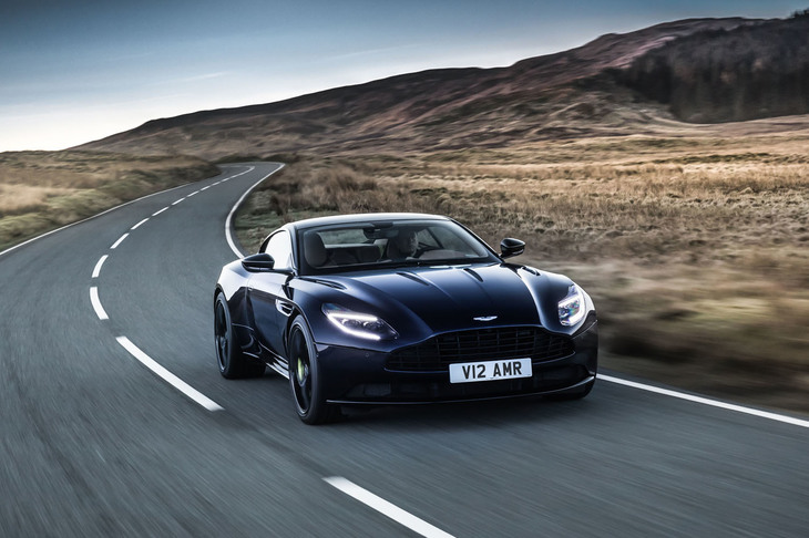 アストンマーティンDB11 AMR