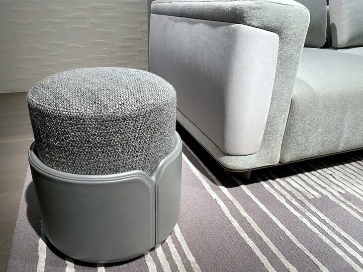 スツール「テティ」。ここでも“ウーゴラ”のパターンが反復されている。