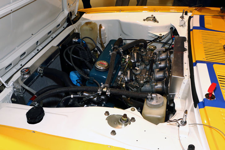 レーシングチューンが施されて搭載されたA型エンジン。