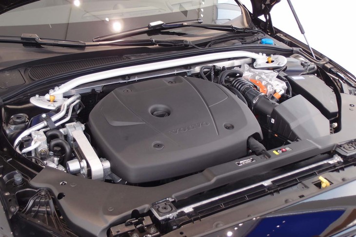 ボルボS60 T8ポールスターエンジニアード（パワーユニット）