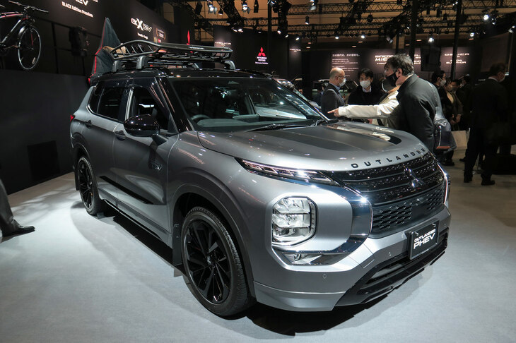 三菱アウトランダー BLACK Edition Premium